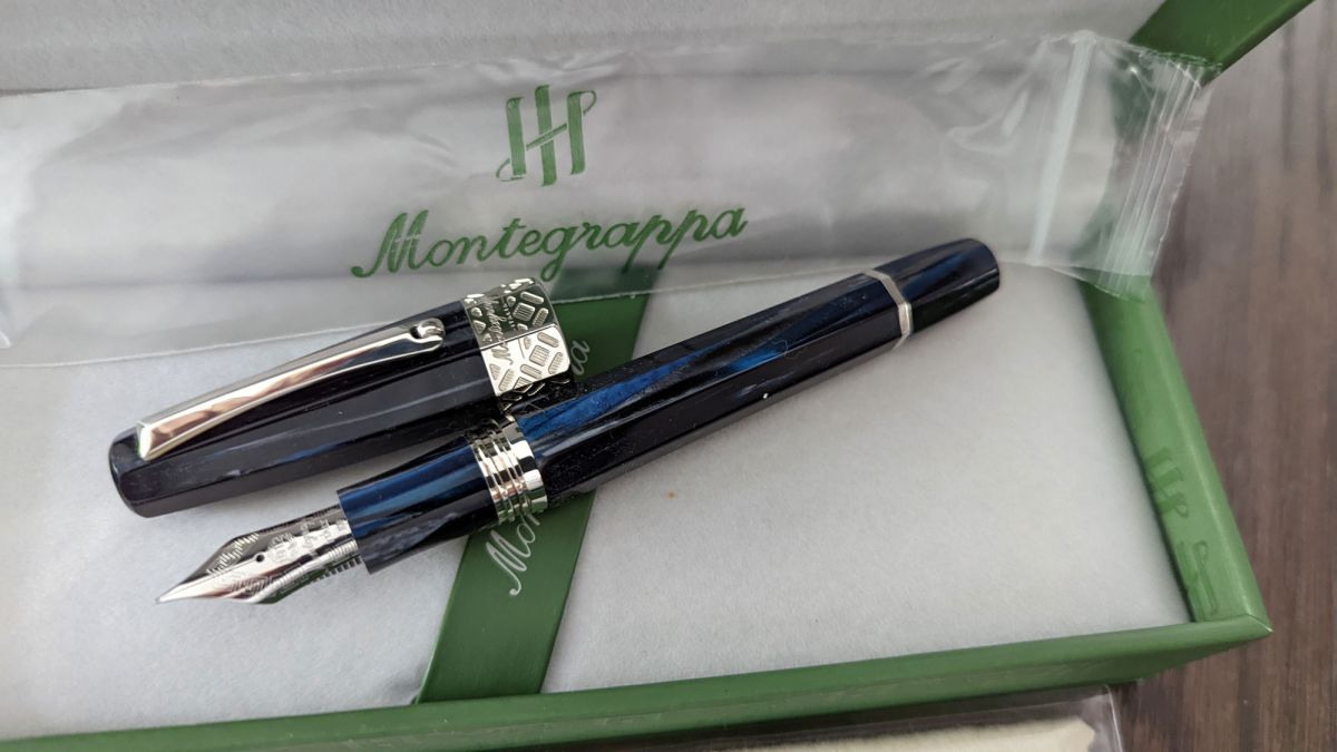 MONTEGRAPPA - Montegrappa Otto Octagon Butterfly Blue Fountain Pen 3